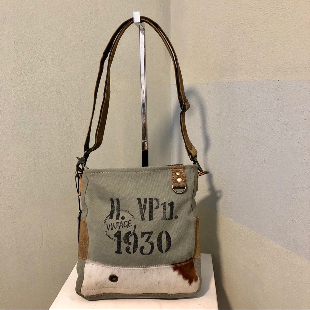 Era 1930 Shoulder Crossbody Canvas Purse upcycled - Picture 3 of 7